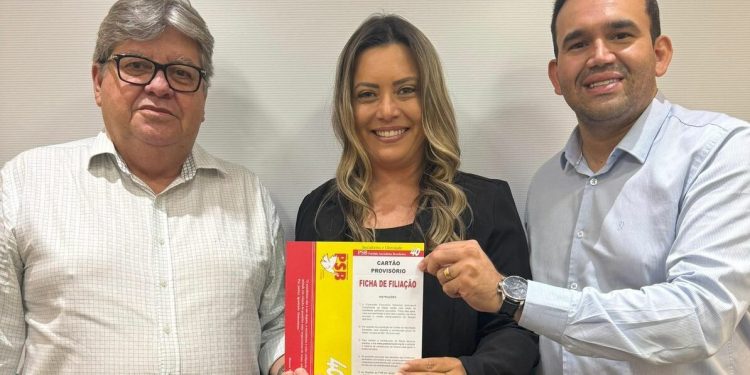 Waléria Assunção é exonerada da gerência no Governo do Estado em CG