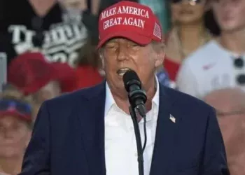 “Eu não deveria estar aqui, era para eu estar morto”, diz Trump em primeira entrevista após ataque a tiros