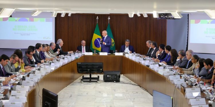 Lula manifesta otimismo com o momento do país