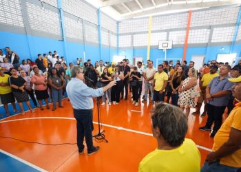 João Azevêdo entrega reforma e ampliação de escola em Alhandra e destaca investimentos na Educação