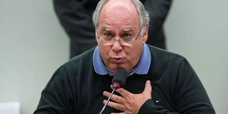 Polícia Federal prende Renato Duque, ex-diretor da Petrobras, no Rio
