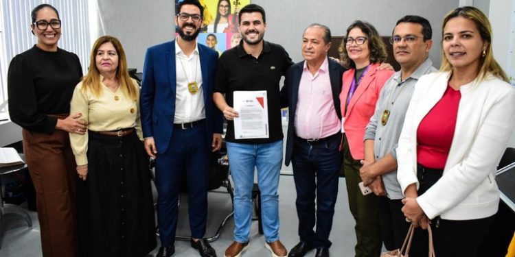 Educação e Administração Penitenciária firmam parceria em projeto de ressocialização para recuperação de materiais escolares