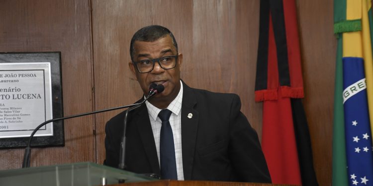 Bispo José Luiz acusa Republicanos de boicotar sua candidatura e ameaça recorrer à Justiça