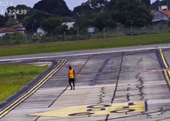 VEJA VÍDEO: Homem invade pista do Aeroporto Castro Pinto e é preso pela Polícia Federal