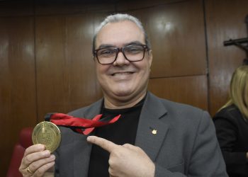 Pastor José Kepler recebe Medalha Cidade de João Pessoa