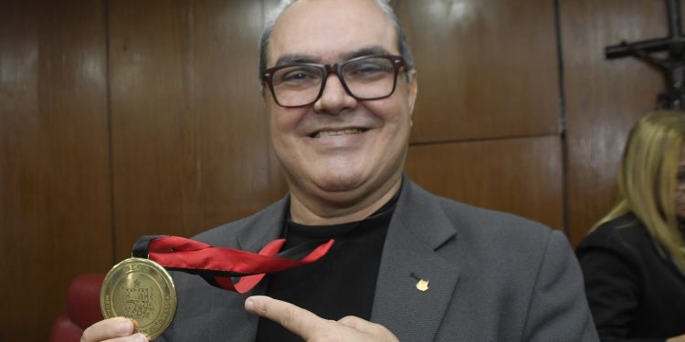Pastor José Kepler recebe Medalha Cidade de João Pessoa