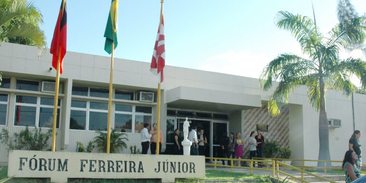 Júri dos irmãos que tiveram pai assassinado antes de um julgamento será realizado nesta quinta-feira (15)