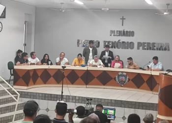 Mandato do prefeito de Mulungu é cassado pela Câmara Municipal