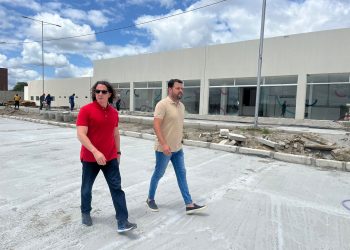 Veneziano inspeciona obras de adequação de prédio e confirma entrega do Hospital de Amor para 16 de setembro