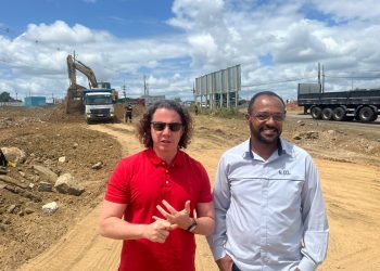 Veneziano inspeciona 3º viaduto da duplicação da BR 230 em Campina Grande e confirma recursos para garantia do cronograma da obra