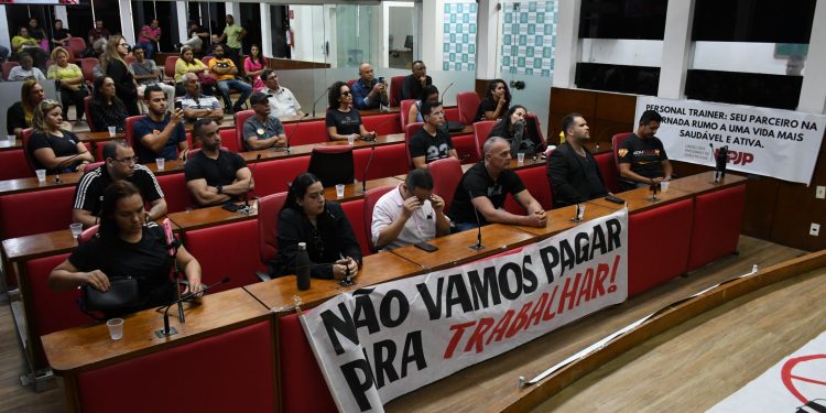 CMJP debate a cobrança de taxa aos personal trainers pelas academias de João Pessoa