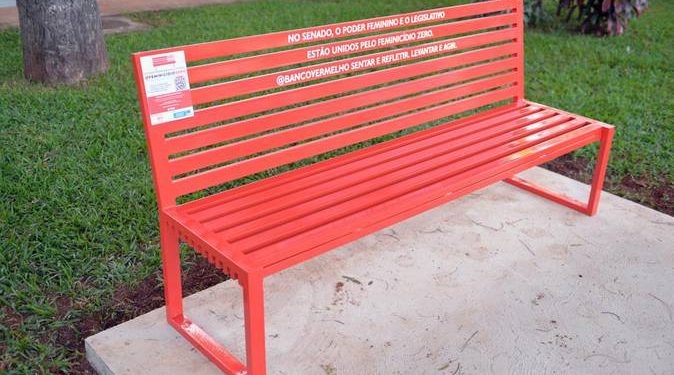 Banco Vermelho será instalado no Parque Solon de Lucena para conscientizar população sobre o feminicídio