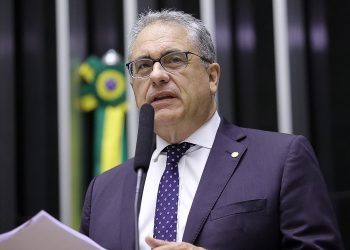 Zarattini: “Sabe quem está ganhando dinheiro no Brasil? Os bancos!”