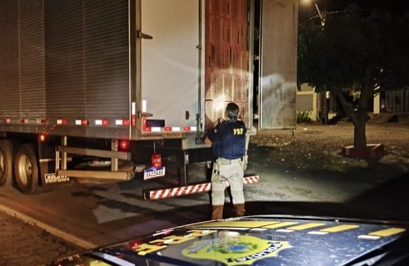 PRF apreende mais de 880 mil maços de cigarros contrabandeados na Paraíba