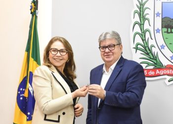 João Azevêdo recebe presidente do TRE-PB e discute segurança nas eleições municipais deste ano