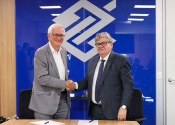 João firma parceria com Banco do Brasil e trata de programa de incentivo ao empreendedorismo com representantes do MDS