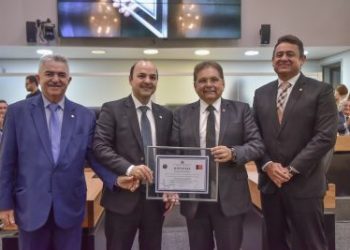 ALPB concede título de cidadão paraibano ao advogado Fábio Andrade