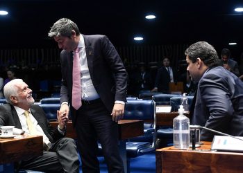 Reoneração da folha de pagamento terá votação retomada nesta terça (20)