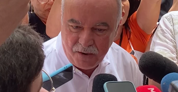 Inácio Falcão escolhe Hermano Nepomuceno, do PT, como vice em Campina Grande