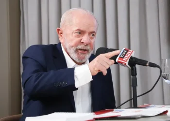 Lula rebate críticas de Elon Musk ao STF: “Ele pensa que é o que?”