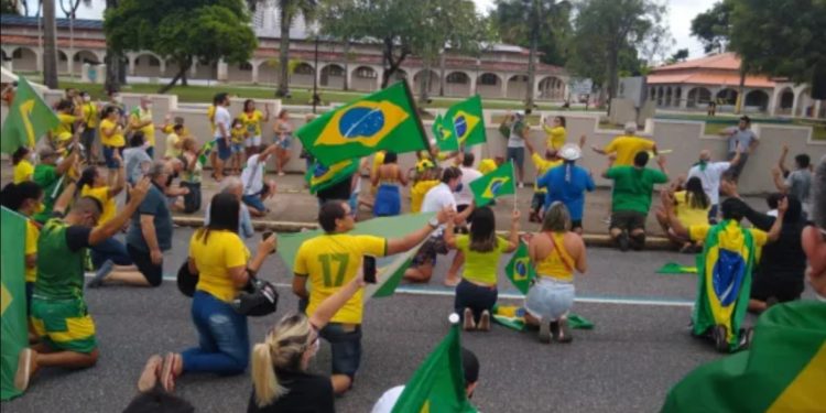 Pesquisa aponta que 30% dos pessoenses afirmam ser de direita e 27% de esquerda