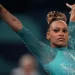 Rebeca Andrade é ouro no solo e vira maior medalhista olímpica do Brasil