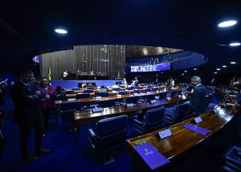 Projeto que facilita posse de armas será analisado pelo Plenário nesta terça (27)