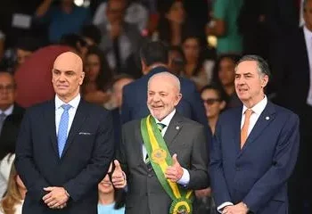 Moraes é ovacionado no 7 de Setembro em meio a ataques da extrema-direita