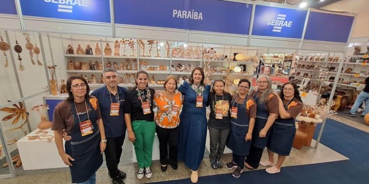 Artesãos paraibanos participam de feira nacional de artesanato em Fortaleza