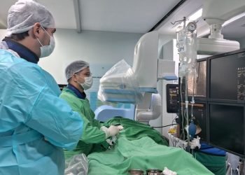 Hemodinâmica do Hospital Metropolitano realiza procedimento inédito em paciente que teve AVC