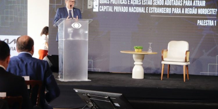 João Azevêdo apresenta potencialidades de investimentos da Paraíba e do Nordeste em Fórum de Governança, na Bahia