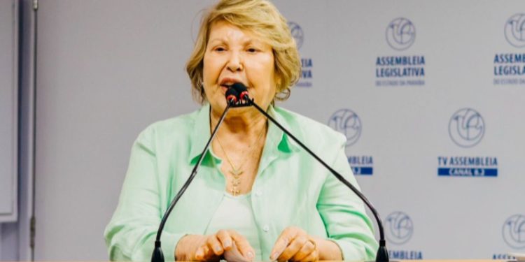 Lei de Francisca Motta moderniza prescrição médica com atestado digital na Paraíba