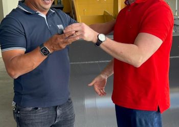 Veneziano entrega mais máquinas agrícolas em ação do seu mandato com a Codevasf e beneficia Mari, Tenório e Serra Grande