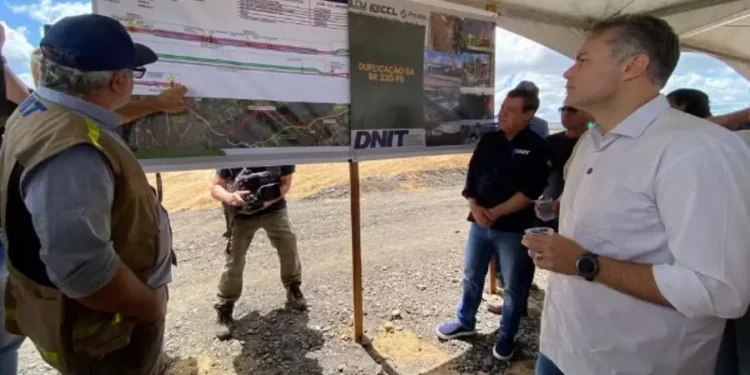 Em visita à Paraíba, ministro anuncia contorno viário na Capital e duplicação da BR-230 até o Sertão