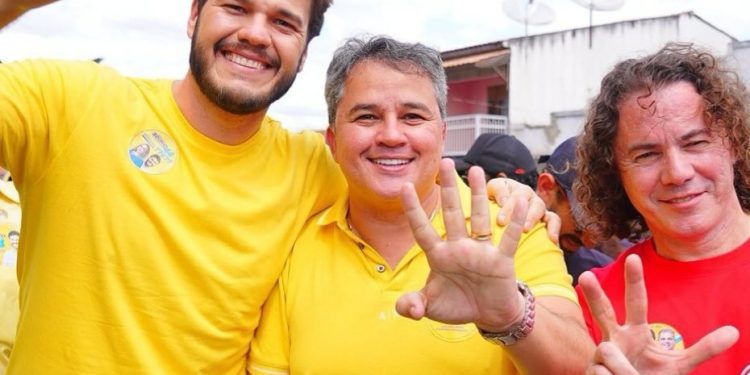Bruno reúne Romero, Veneziano, Cássio, Pedro e Efraim em uma maiores carreatas da história de Campina Grande