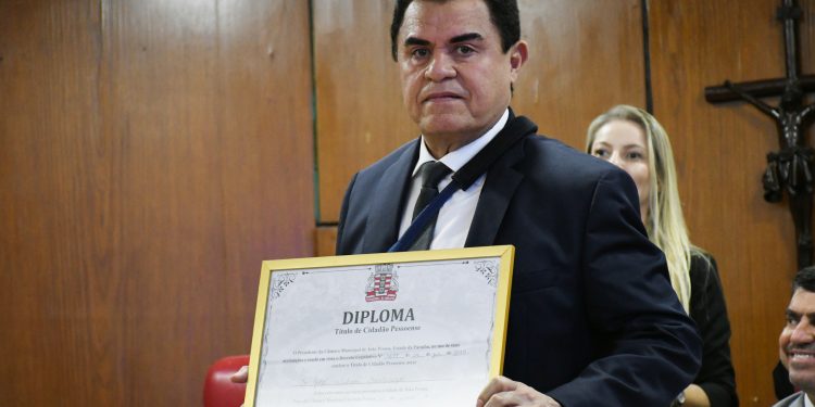 Deputado federal Wilson Santiago recebe o Título de Cidadão Pessoense
