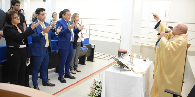 ALPB realiza missa em homenagem ao aniversário de um ano da morte do secretário Guilherme Benício de Castro
