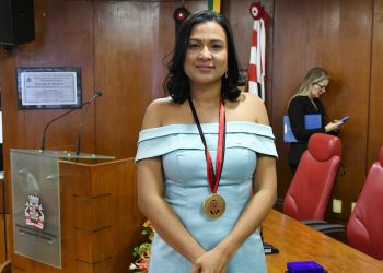 Vice-presidente da OAB-PB recebe Medalha de Honra ao Mérito Jurídico Joacil de Brito Pereira