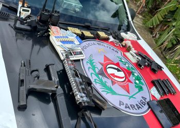 Operação apreende arsenal e desarticula grupo suspeito de atuar em comunidade de Santa Rita