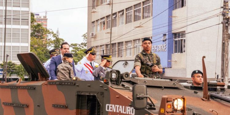 Vice-governador participa de desfile cívico-militar da Independência do Brasil em João Pessoa