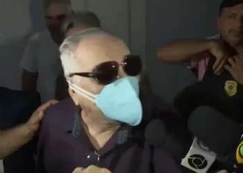 Pediatra acusado de estupro nega acusações e sugere que as vítimas estão em busca de dinheiro