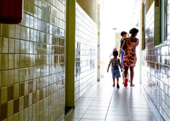 Sancionado atendimento psicológico para filho de vítima de violência ou de detento