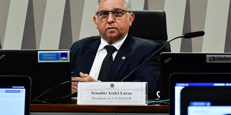 CAE debate impacto da reforma tributária na saúde e educação