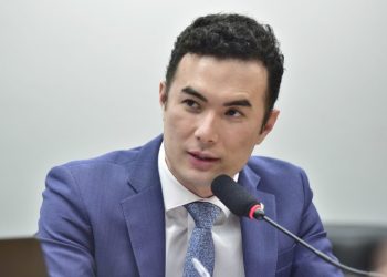 Projeto cria selo para identificar empresas que promovam direitos dos idosos