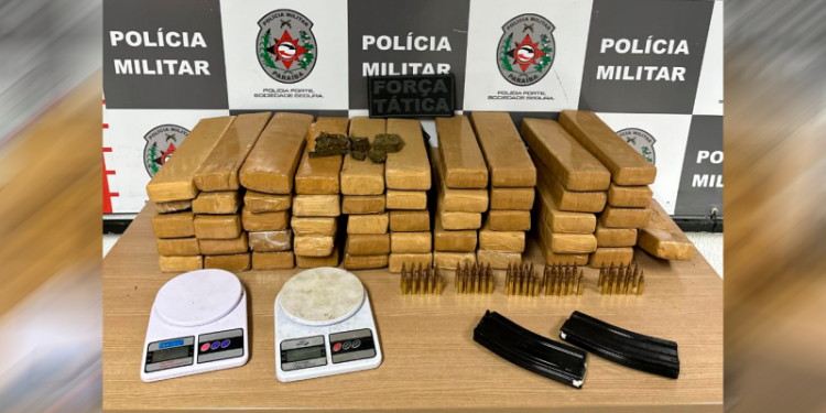 Polícia Militar apreende mais de 52 tabletes de maconha e munições de fuzil na Capital
