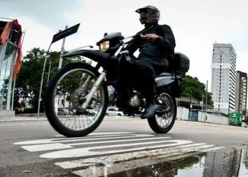 Pesquisa nacional mostra que 54% dos motociclistas dirigem sem habilitação