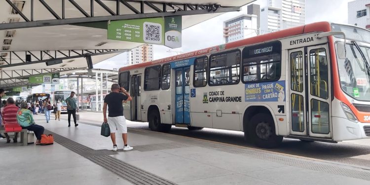 Prefeitura de Campina Grande remove publicidade de jogos de azar dos ônibus após recomendação da DPE-PB