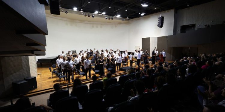 Concerto da Orquestra Jovem da Paraíba tem músicas de Grieg, Tchaikovsky e José Siqueira