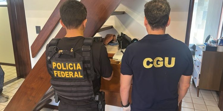 Operação da Polícia Federal investiga crimes licitatórios em município paraibano