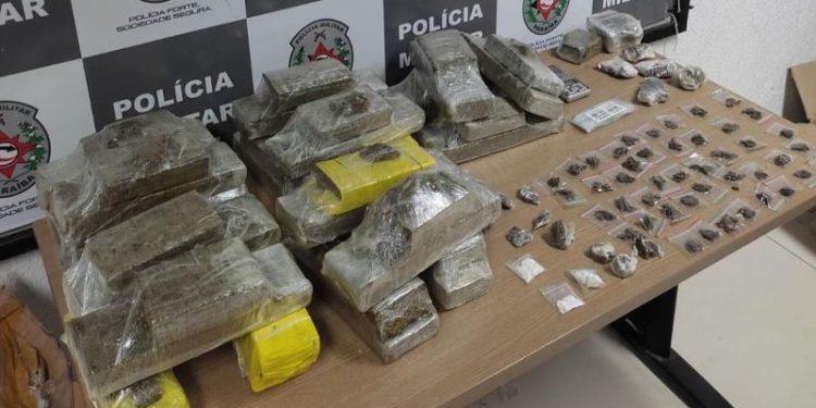 Polícia Militar apreende mais de 40 quilos de drogas no final de semana